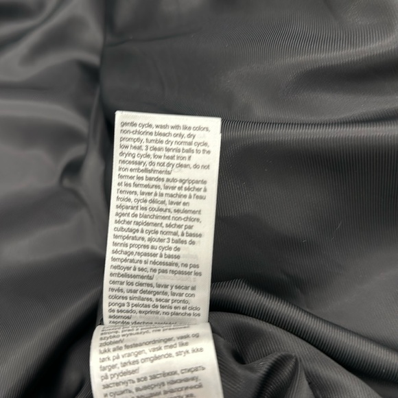 Calvin Klein Men's Quilted Winter Vest | Size M - Picture 8 of 8